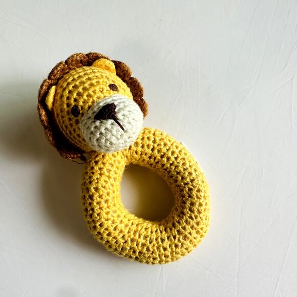 Cheengoo Lion Ring Crocheted Rattle - Picture 2 of 7